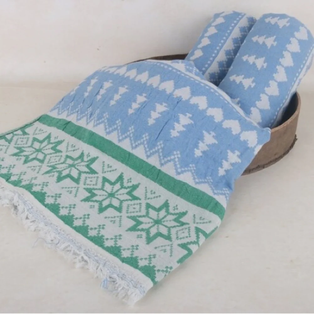 NWT FAIR ISLE Modern Classic Jacquard Blanket Towel Green Blue Reversible Weave